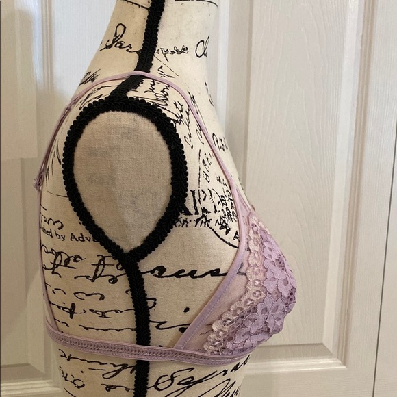 Victoria's Secret Triangle Bralette GORGEOUS Lavender Lace Size Medium - Picture 9 of 11